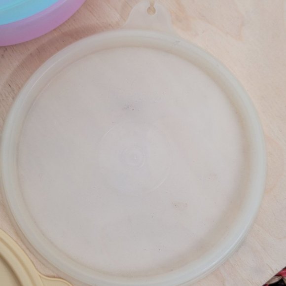 Vintage Tupperware Small Bowls Set of 5 Containers 3 Lids 1286 and 148 - Picture 12 of 12